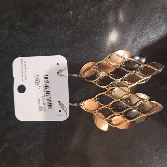 Charming Charlie Chandelier Earrings in multi-toned metals, hook style ✨️ - Picture 3 of 5